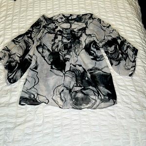 100 % Silk Vntg Black and white abstract Express brand blouse